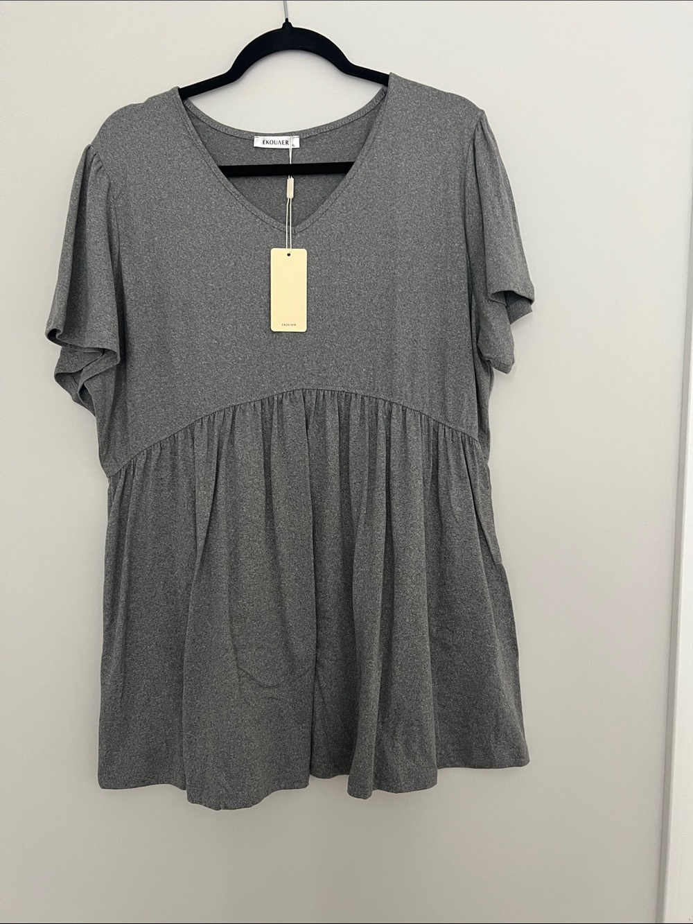 Ekouaer Silver-Gray V-Neck Babydoll Maternity Tunic